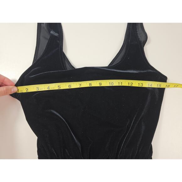 Pg collections ginger bort (PETITE) CK MEASURMENTS Velour velvet jumpsuit
Romper - Picture 8 of 9